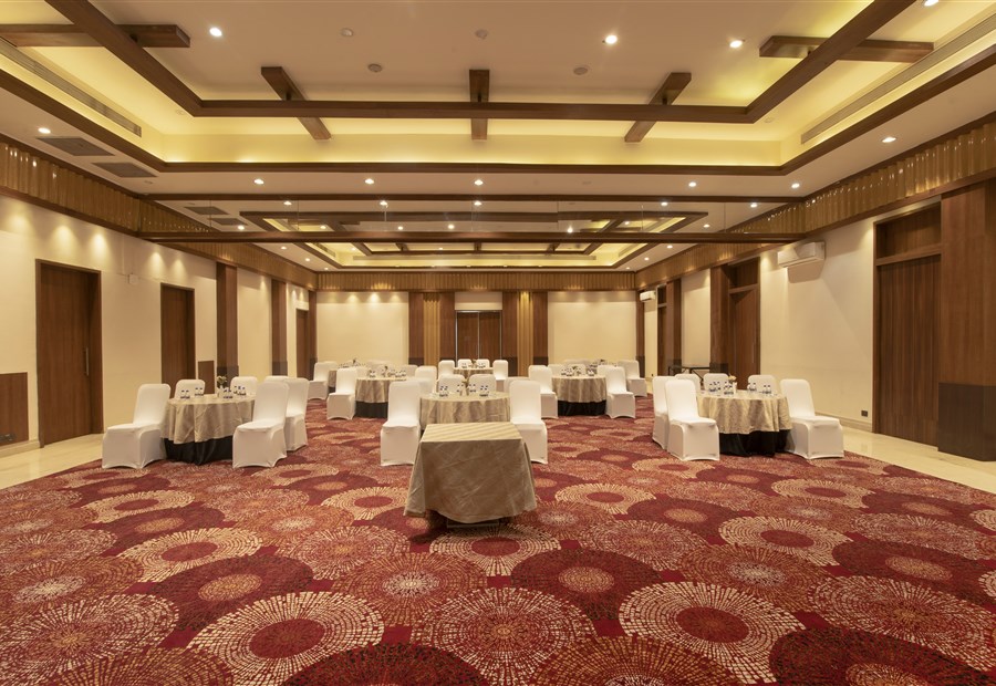 Banquet at Tropical Retreat